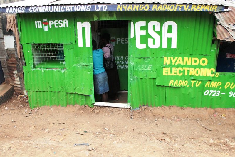 بدء أعمال Mpesa في كينيا (تنظمها مقاطعة)